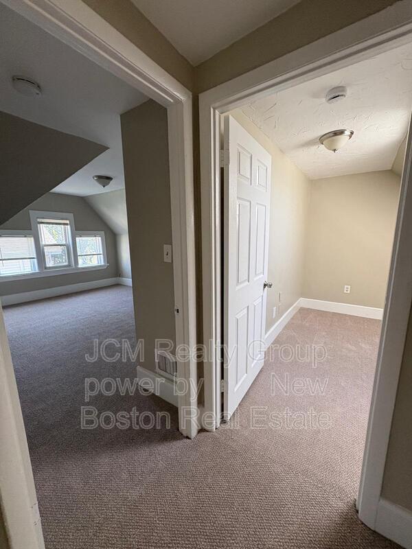 Building Photo - 40 Hurd St