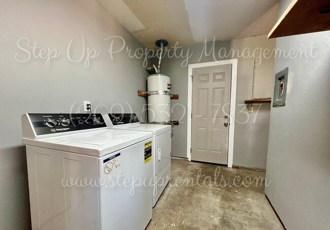 Building Photo - Beautifully Updated 4-Bedroom Home on Half...