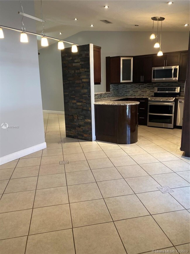 Building Photo - 12721 NW 102nd Pl