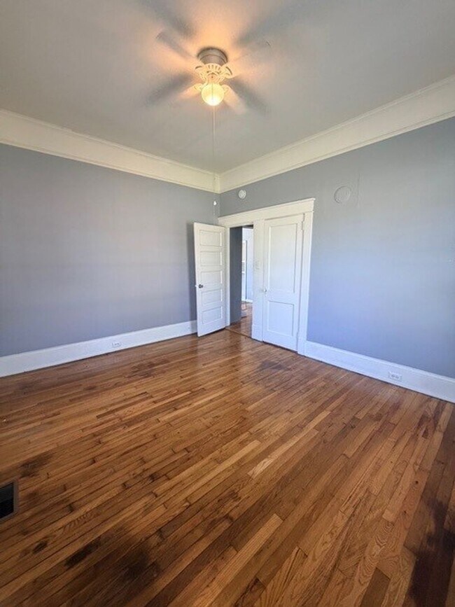 Building Photo - 312 Sirrine St