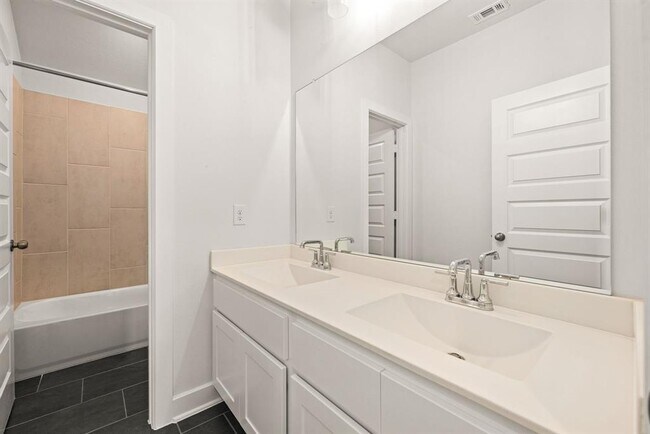 Building Photo - 801 Laguna Grn Ln