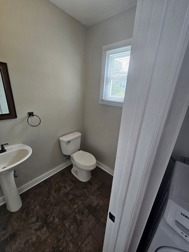 Building Photo - Historic Charm combined with Modern convenience 3 bedroom 2.5 bath spacious home