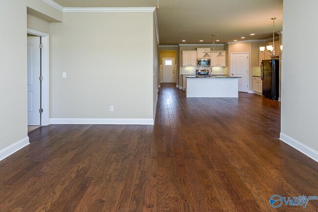 Building Photo - 3031 Greenway Cir SE