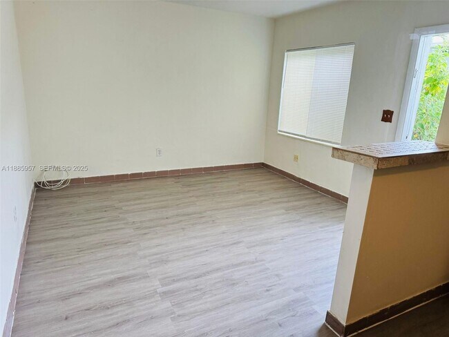 Building Photo - 2900 W Flagler St