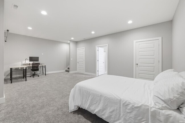 Building Photo - 4315 N Cypress Ln