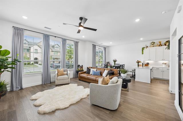 Building Photo - 7035 Granbury Ln