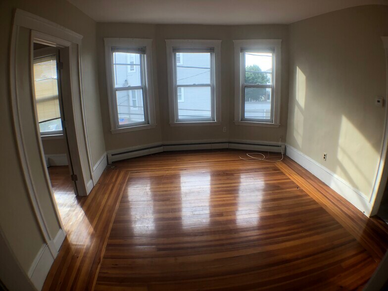Primary Photo - 49 Conwell Ave