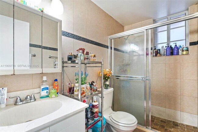 Building Photo - 3900 W 11th Ave