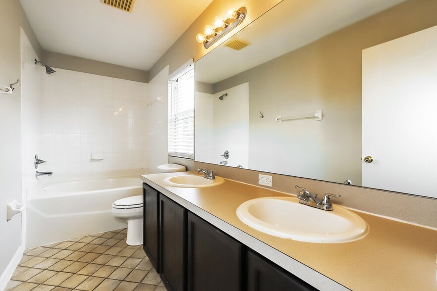 Building Photo - 13330 Prestwick Dr