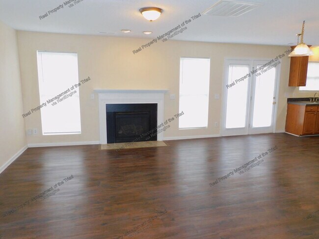 Building Photo - 3096 Canterbury Park Dr