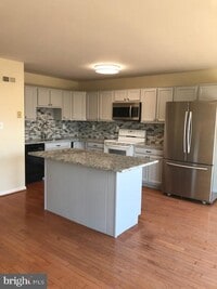 Building Photo - 103 Stoney Brook Ct