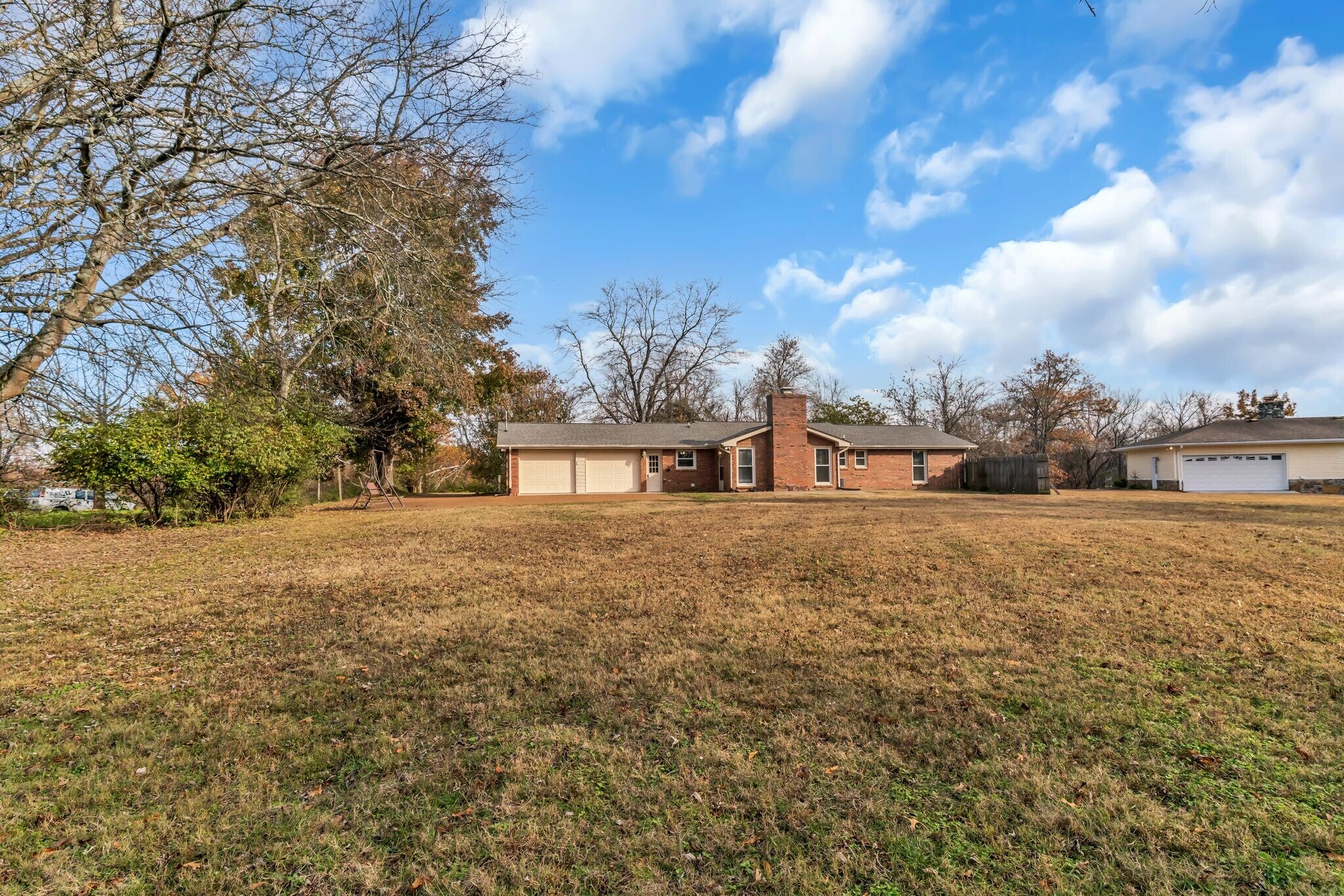 Building Photo - 341 Hickory Dr