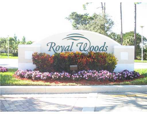 Primary Photo - 22138 Majestic Woods Way