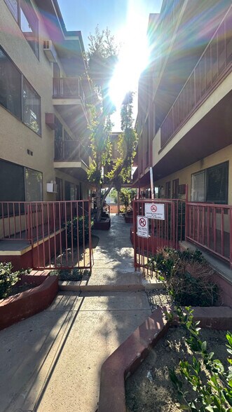 Building Photo - 6833 Sepulveda Blvd