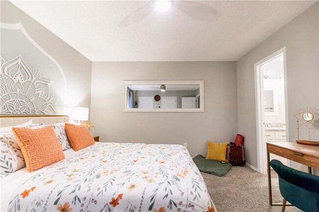 Building Photo - 1960 Wilkins Pl