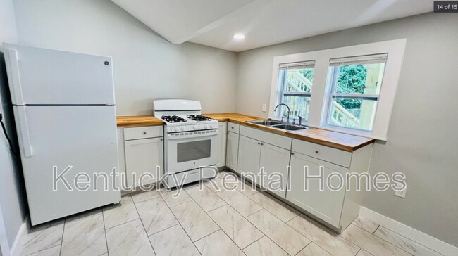 Building Photo - 445 Davidson Ct