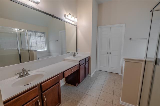 Building Photo - 1607 Lake Eden Dr