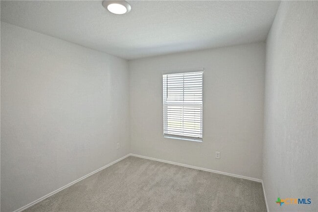 Building Photo - 884 Armadillo Dr