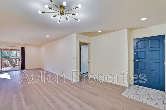 Building Photo - 3322 Shasta Dr