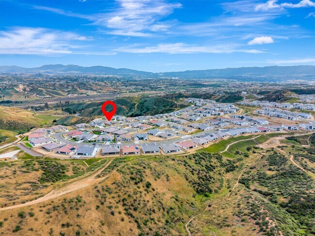 Building Photo - 30000 N Camino los Robles