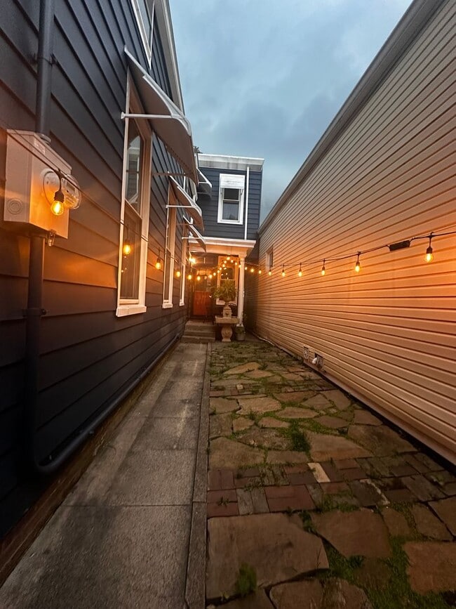 Building Photo - Charming 3BR/2.5BA Home For Rent in Highla...