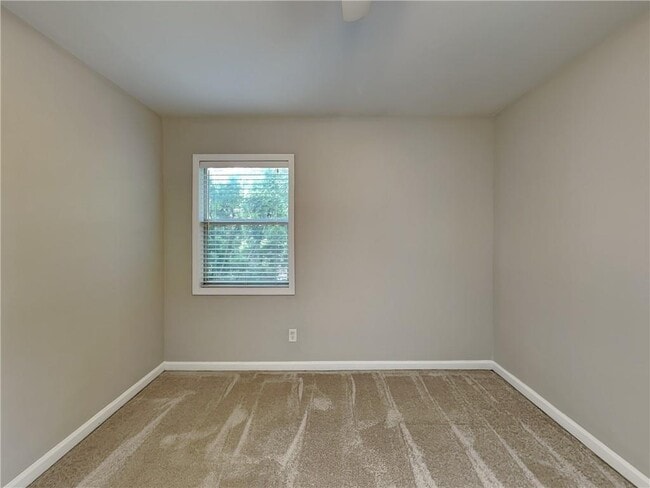 Building Photo - 1501 Stone Gate Ln SE