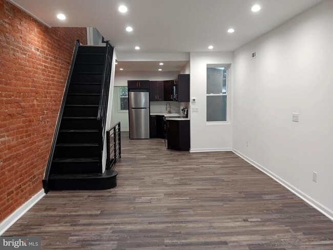 Building Photo - 1911 N Lawrence St