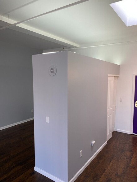 Building Photo - 1555 California St