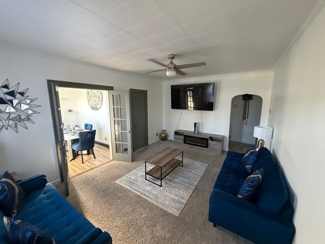 Building Photo - 1707 N Charles St