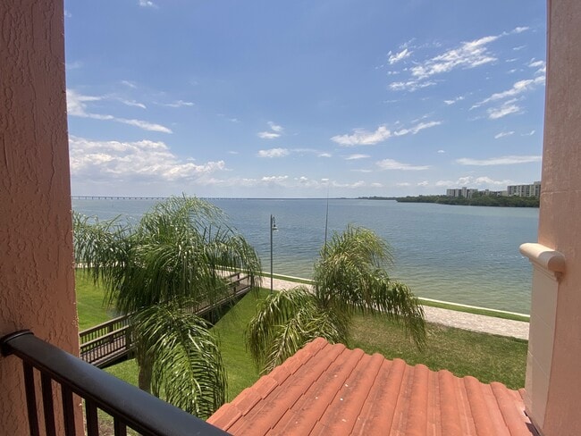 Building Photo - 2755 Via Capri