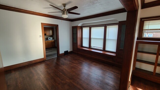 Building Photo - 3737 W 135th St