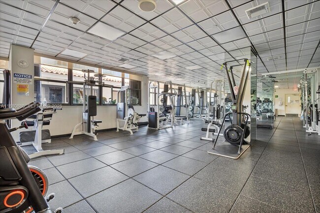 Building Photo - 5757 Collins Ave