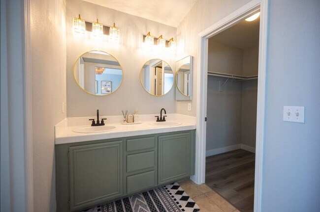 Building Photo - 8322 Montgomery St