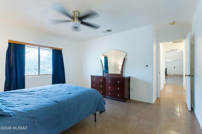 Building Photo - 1081 Paseo Freno