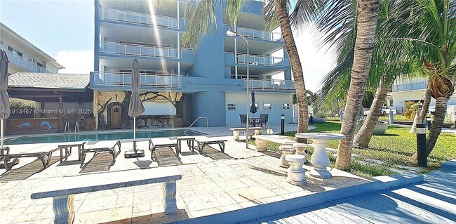 Building Photo - 468 Golden Isles Dr