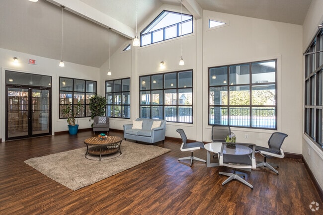 Interior Photo - Sable Chase