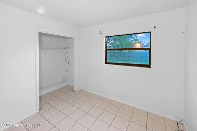 Building Photo - 516 Falmouth Ave