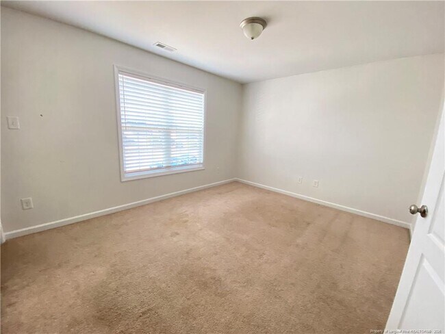 Building Photo - 1305 Kershaw Loop