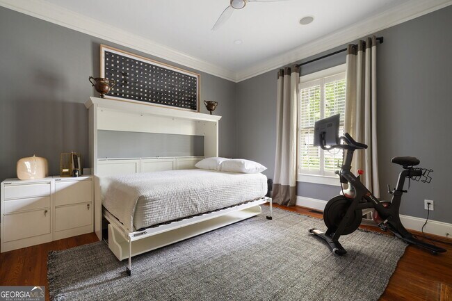 Building Photo - 28 Clay St SE