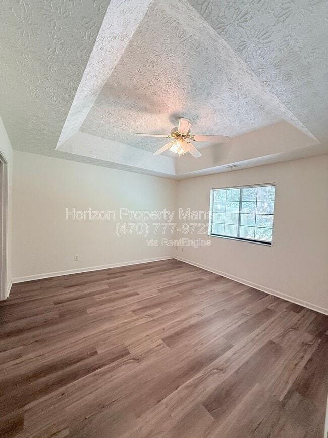 Building Photo - 3987 Hidden Hollow Dr
