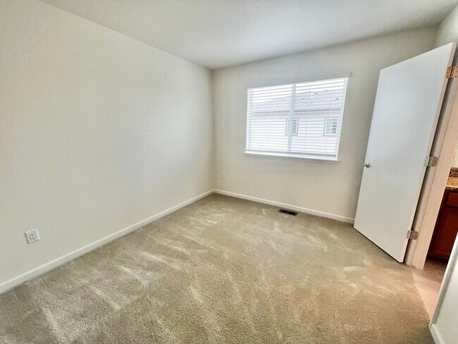 Building Photo - STUNNING 3 bed 2.5 bath new build home in Fort Collins!