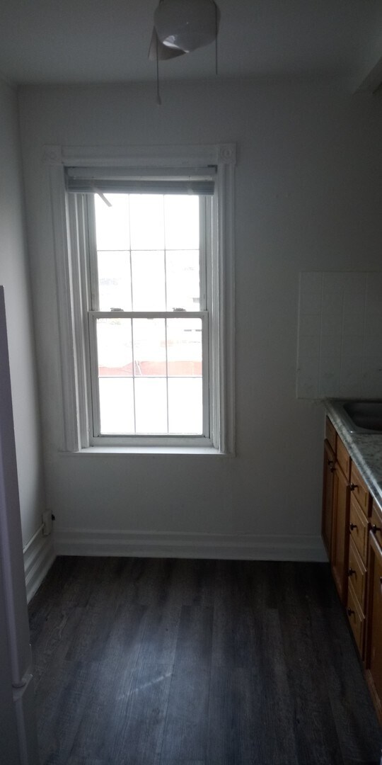 Building Photo - 103 W. 27th St.