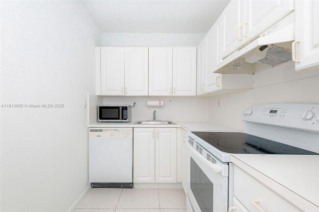 Building Photo - 17530 NW 68th Ave