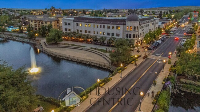 Building Photo - Breathtaking Luxury Custom Rental in Guard Gated Serrano Golf Community!!