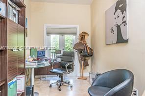 Building Photo - 3065 Allamanda St