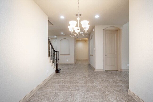 Building Photo - 24111 Valencia Ridge Ln