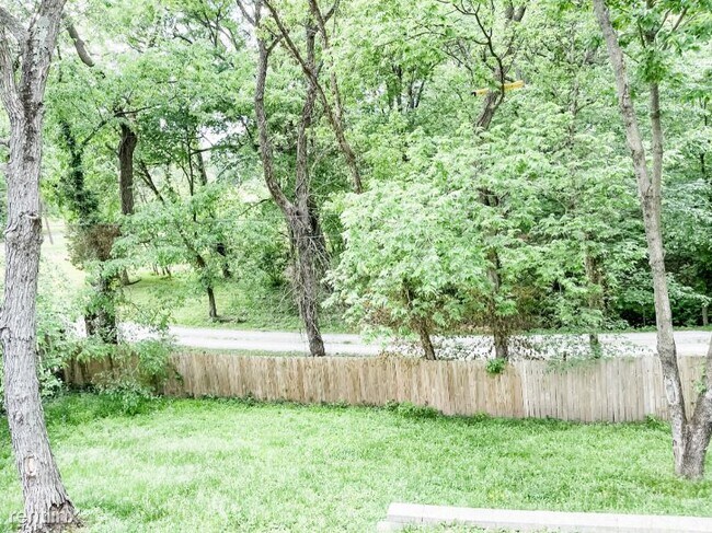 Building Photo - 3 br, 1 bath House - 139 Embassy Ln.