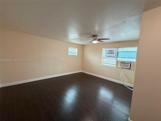 Building Photo - 518 NW 10th St