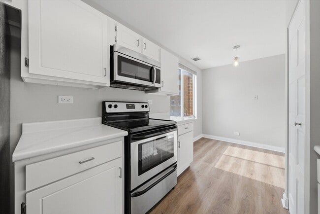 Building Photo - 4000 Triumvera Dr