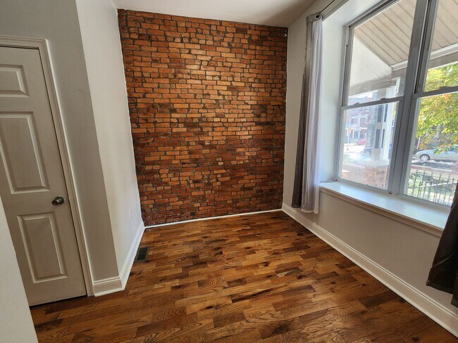 Building Photo - 3209 W Montgomery Ave